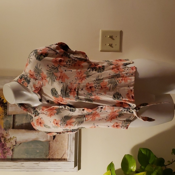 Moral Fiber Blouse - Picture 3 of 7